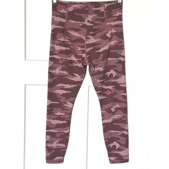 Athleta Elation Pink Camo 7/8 Tight Size M Activewear Leggings - Picture 3 of 9